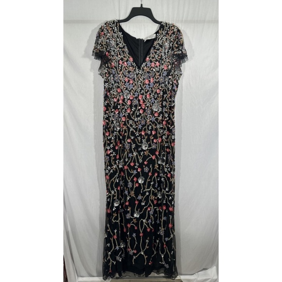 NWT $598 Mac Duggal [PLUS 18W ] Embellished Flutter Cap Sleeve V Neck Gown G1580 - Picture 8 of 15